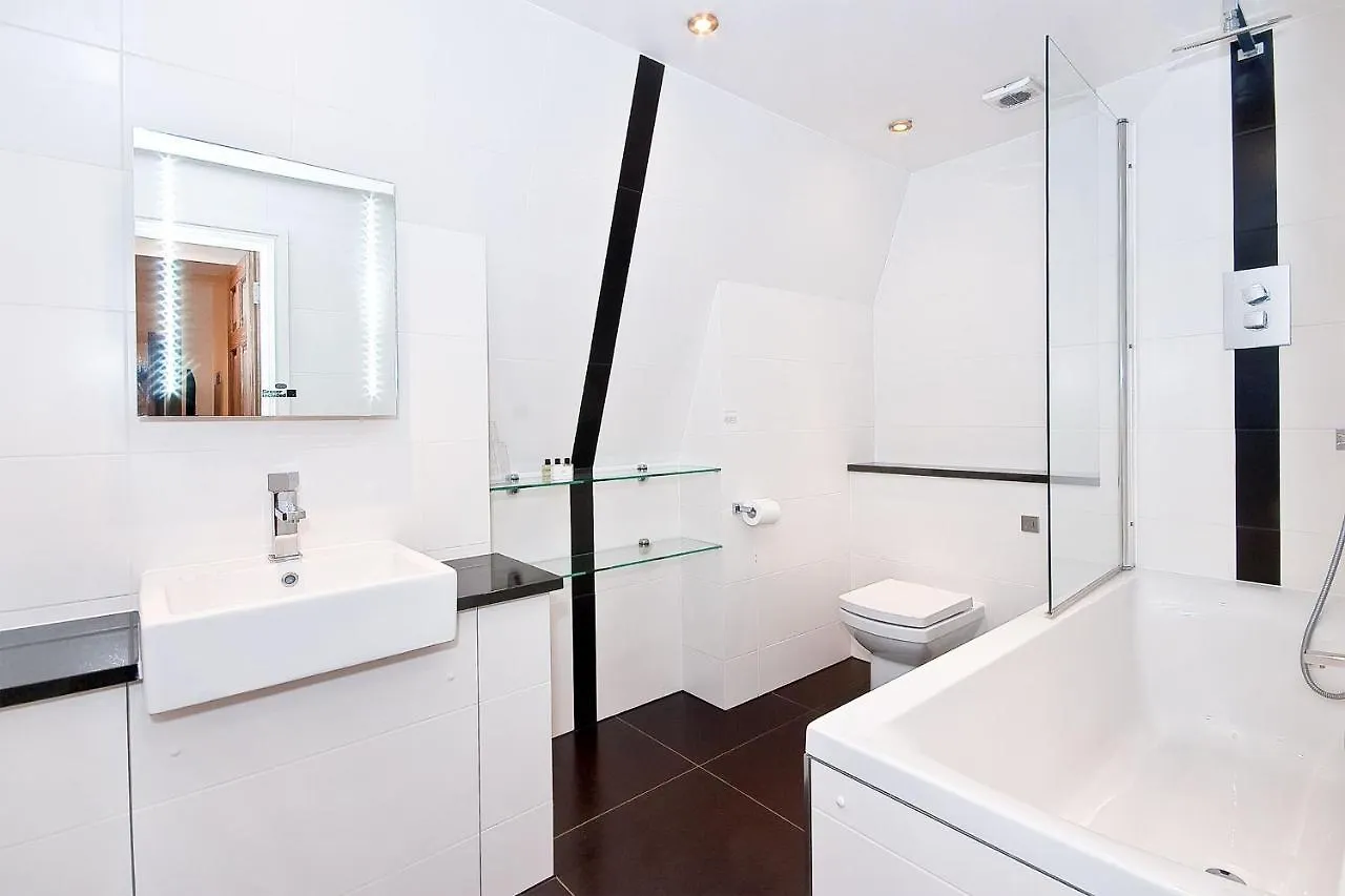 Apartment 4, 48 Bishopsgate By City Living London Holiday home